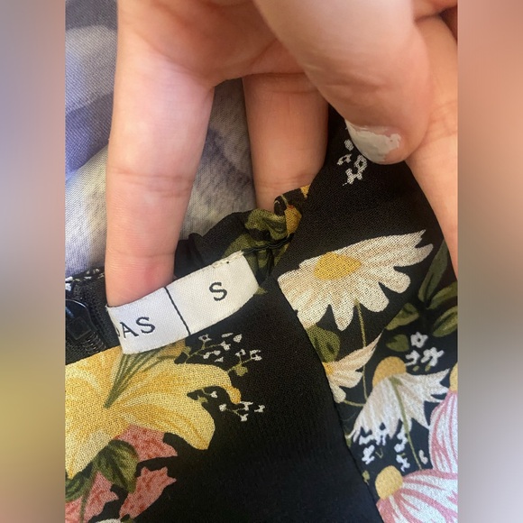 Rihoas black floral maxi dress - Picture 3 of 5